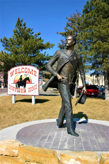 Wyatt Earp statue (credit: visitdodgecity.org)