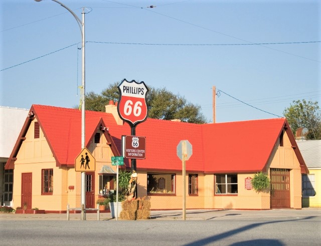 Route 66 service station in Kansas (credit: Baxter Springs museum)