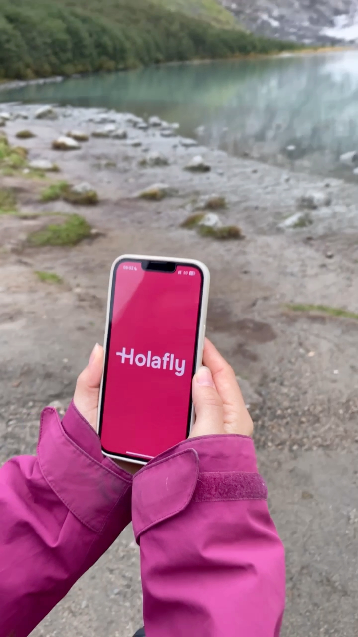 Using Holafly app at remote lake in Norway